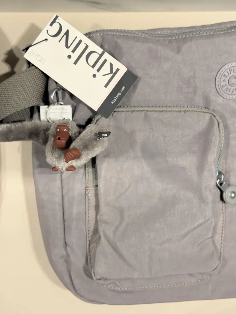 Bolsa Kipling Sidney Cool Grey Tonal Original com Etiqueta - Foto 5