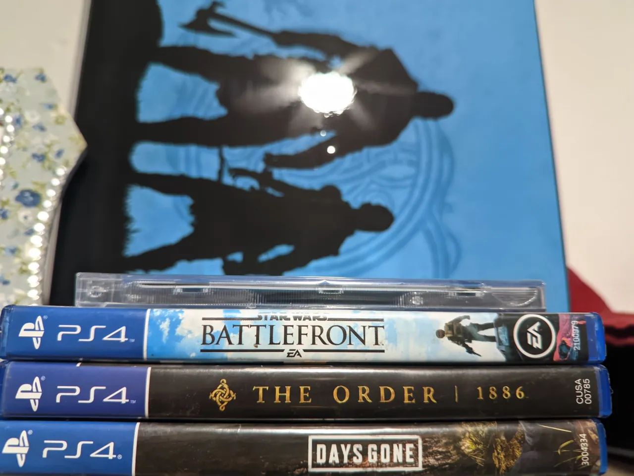PS4 pro  1 TERABITE 