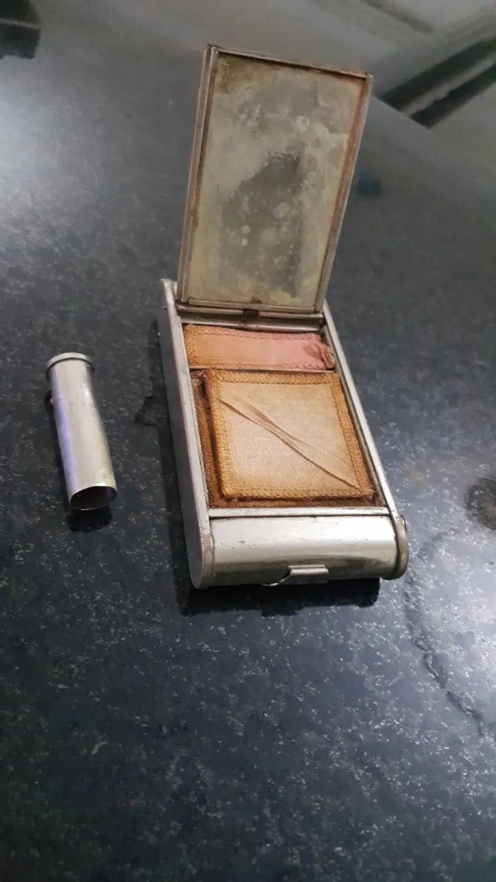Porta cigarros em metal antigo  - Foto 4