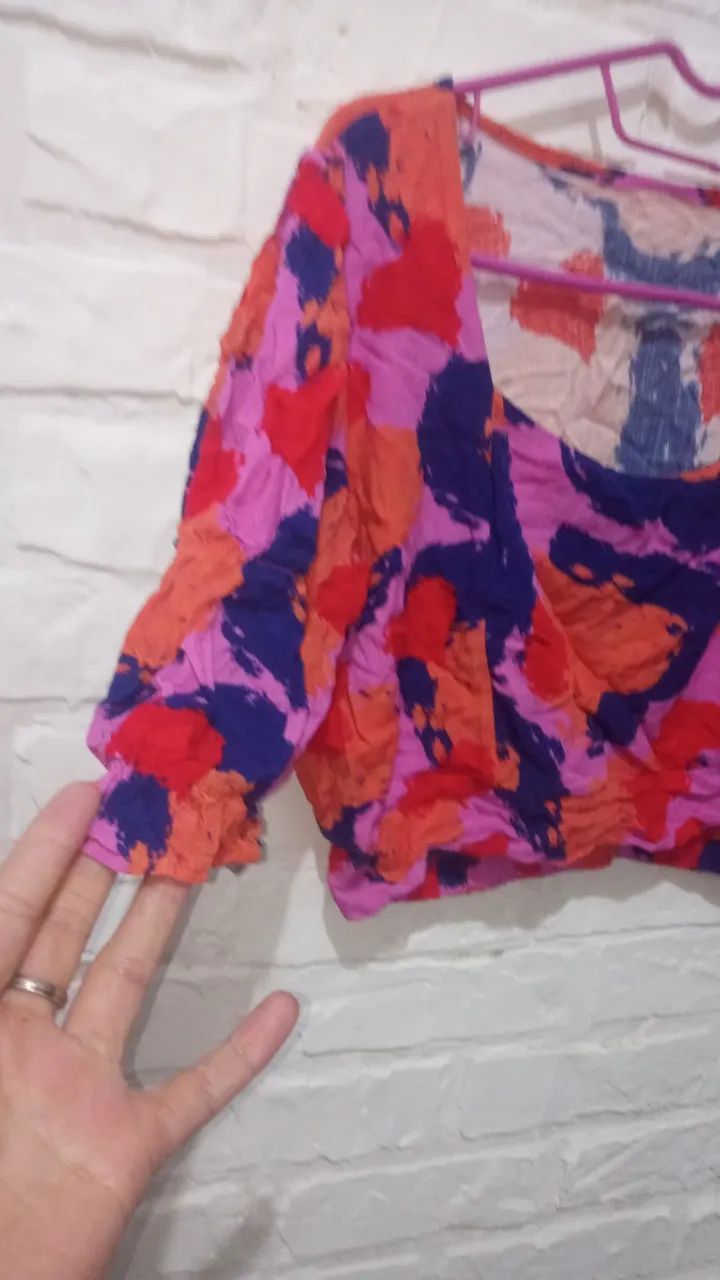 Camisa Cropped Estampada Feminina M  - Foto 4
