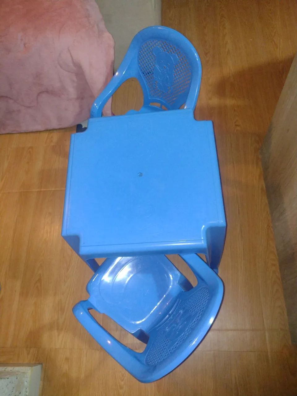 Mesa com cadeira de plástico  - Foto 3