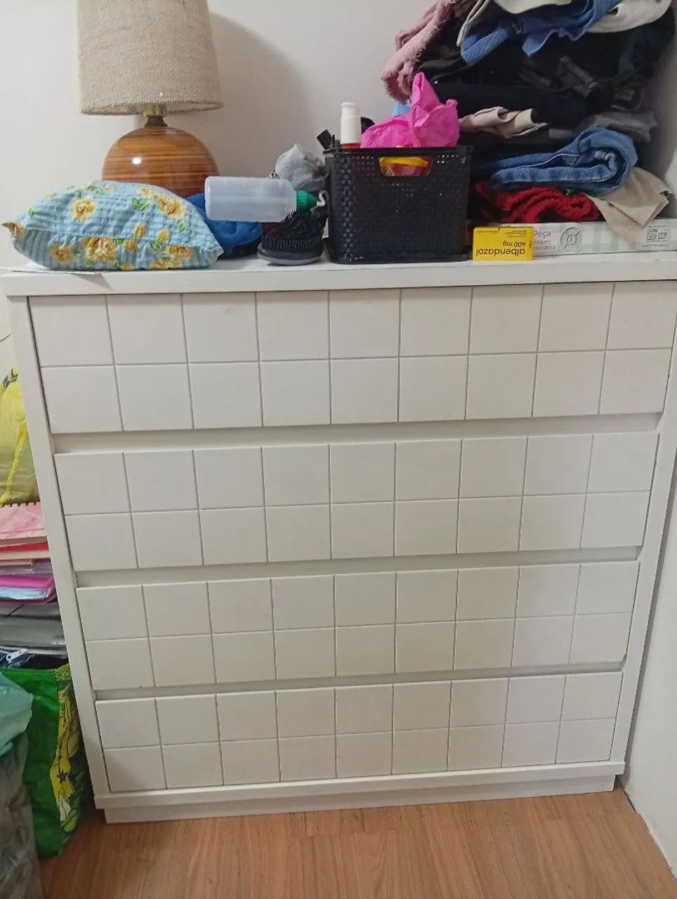 Cômoda de Madeira e MDF