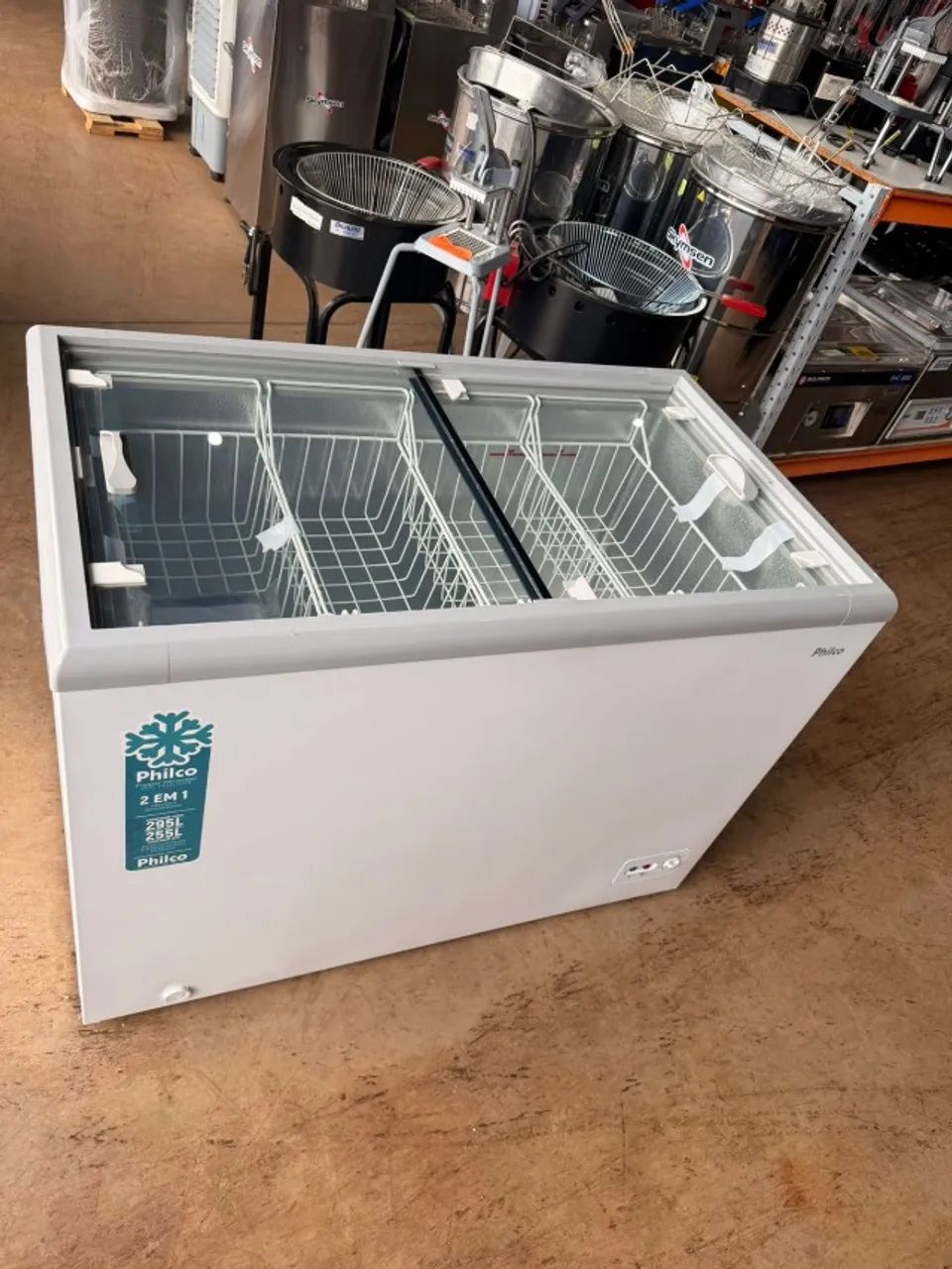 FREEZER TAMPA DE VIDRO