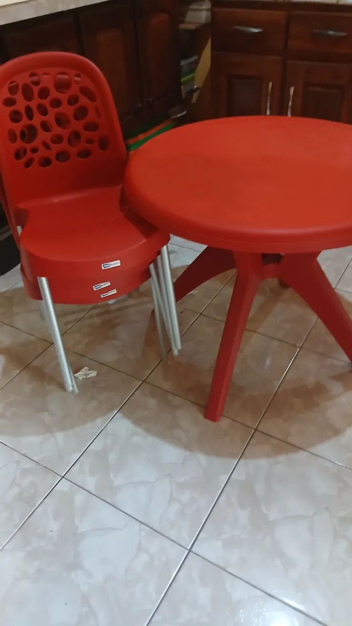 Conjunto de mesa e cadeiras Novas - Foto 4