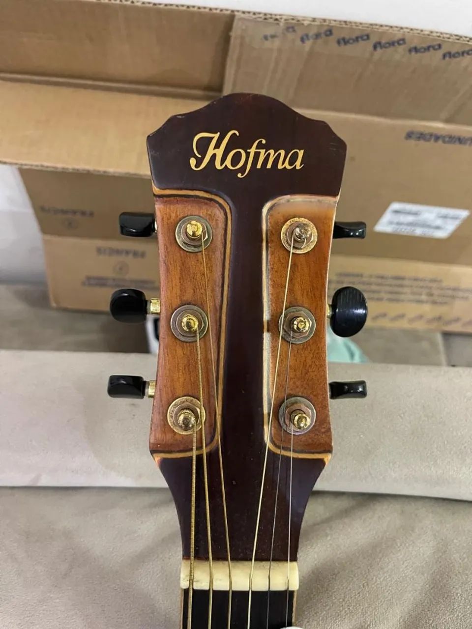Violão tampo sólido com capa