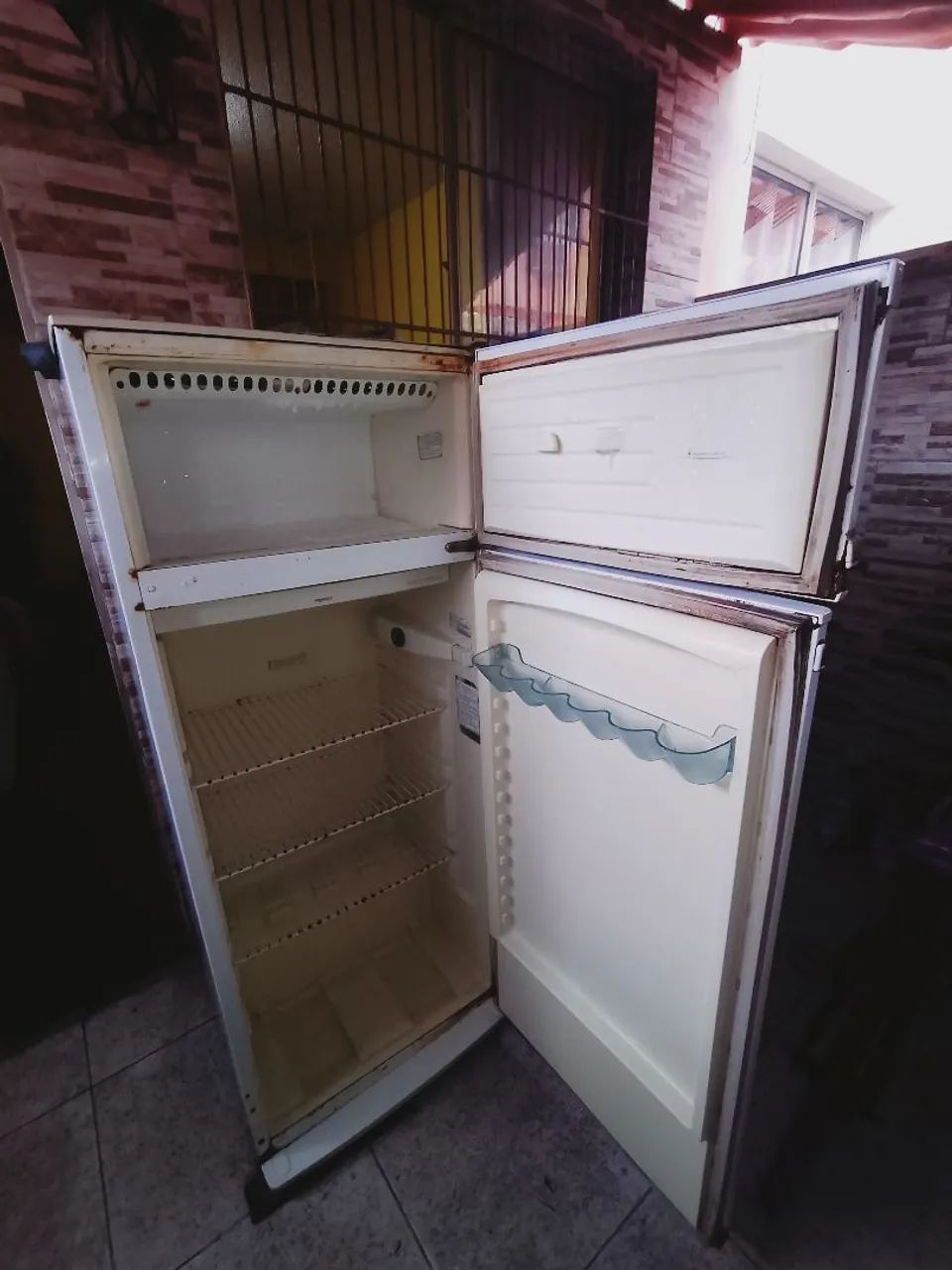 Vendo geladeira Dako