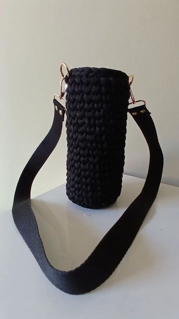 PORTA-GARRAFA DE CROCHÊ