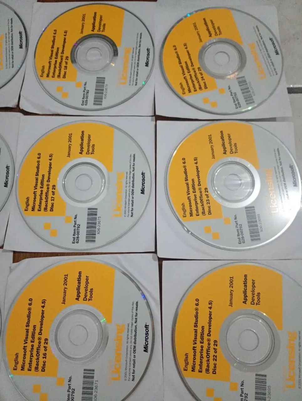 Cds vintage originais Visual Studio 6.0 com 28 cds - Foto 2