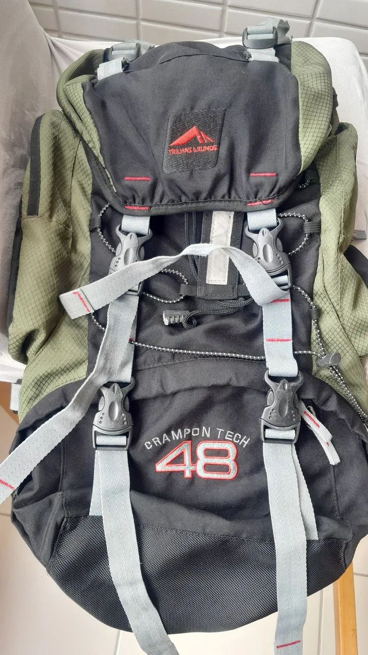 Mochila trilhas e rumos crampon tech 48L - Foto 4
