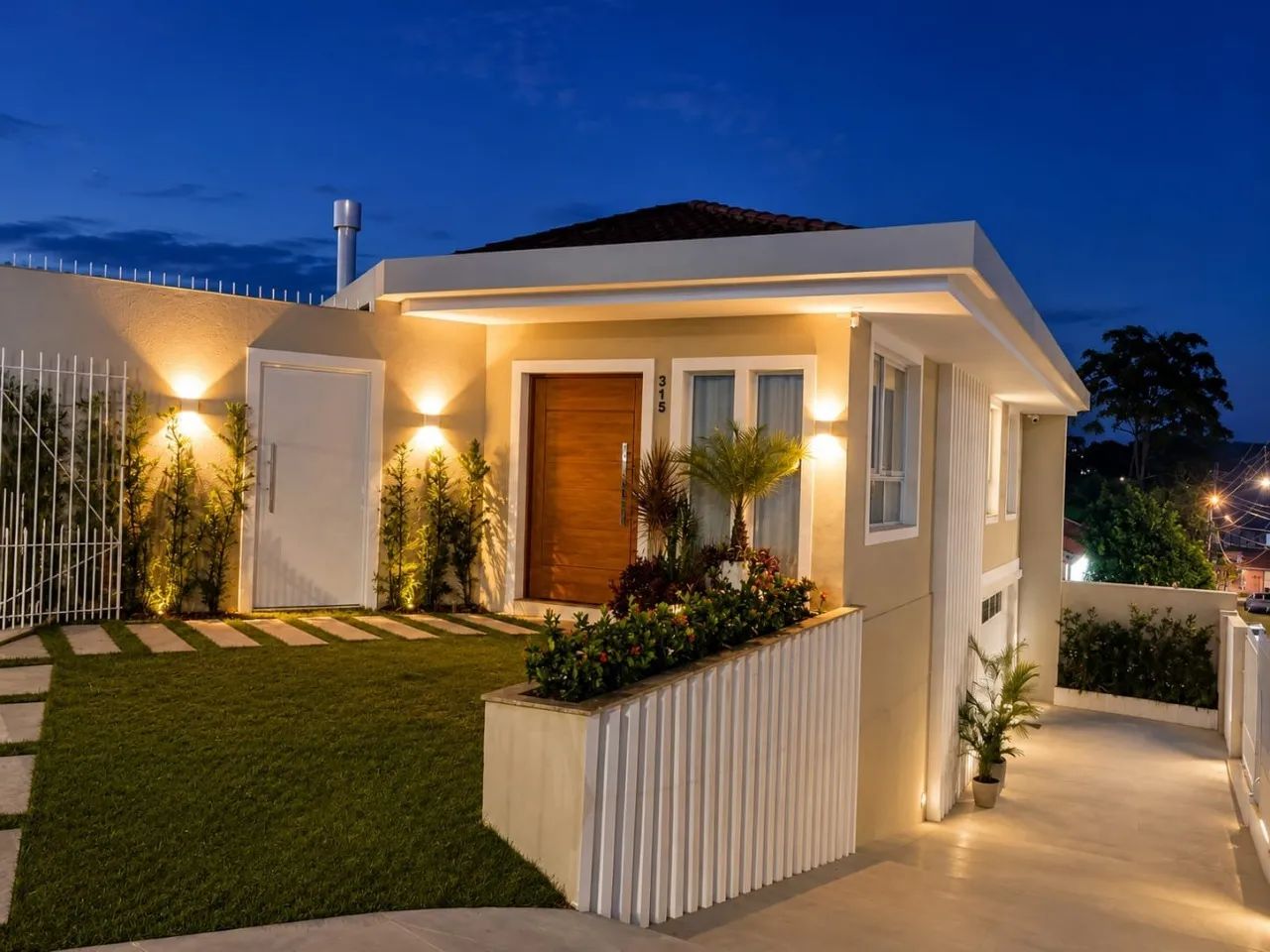 Casa Alto Padrão de 3 dormitórios no Bom Abrigo