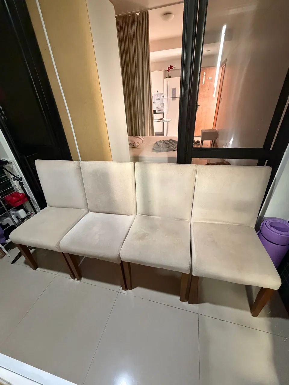 OPORTUNIDADE! 4 Cadeiras Acolchoadas por R$ 100