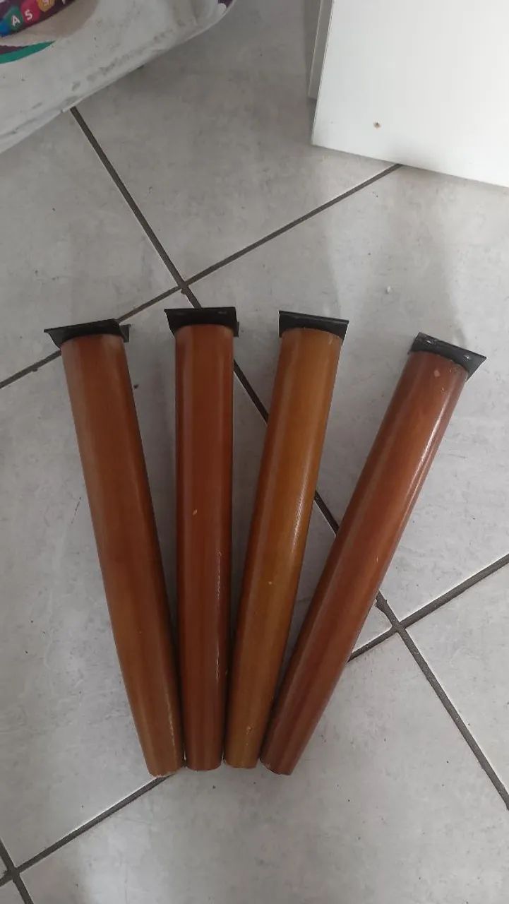 Pés para móveis 