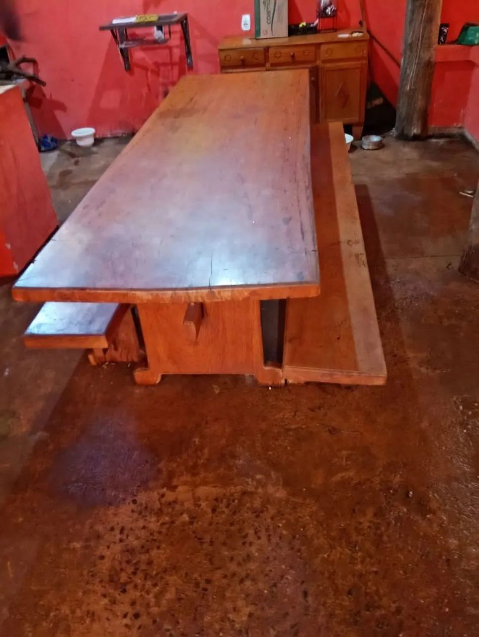 Mesa de pranchão de madeira