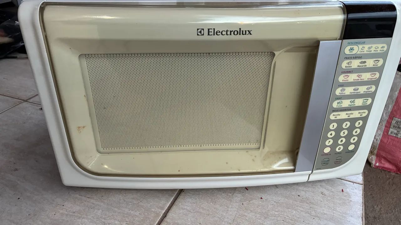 Vendo microondas eletrolux 31 l - Foto 4