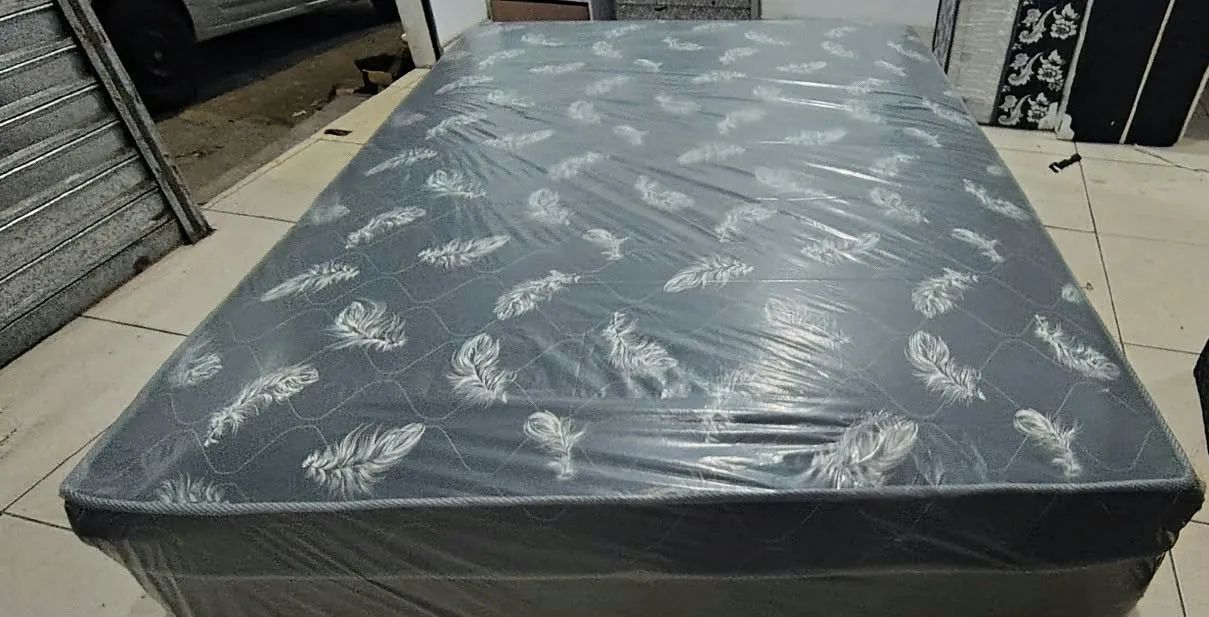 CAMA BOX CASAL DE MOLAS NOVA R$460 ENTREGA GRÁTIS  - Foto 4