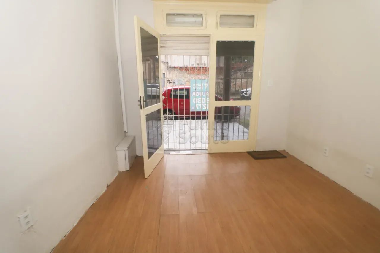 Sala comercial em excelente localização na Rua Alberto Rosa