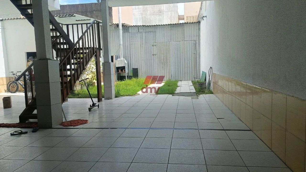 Casa com Galpão nos Fundos perto do Castelão - Foto 4