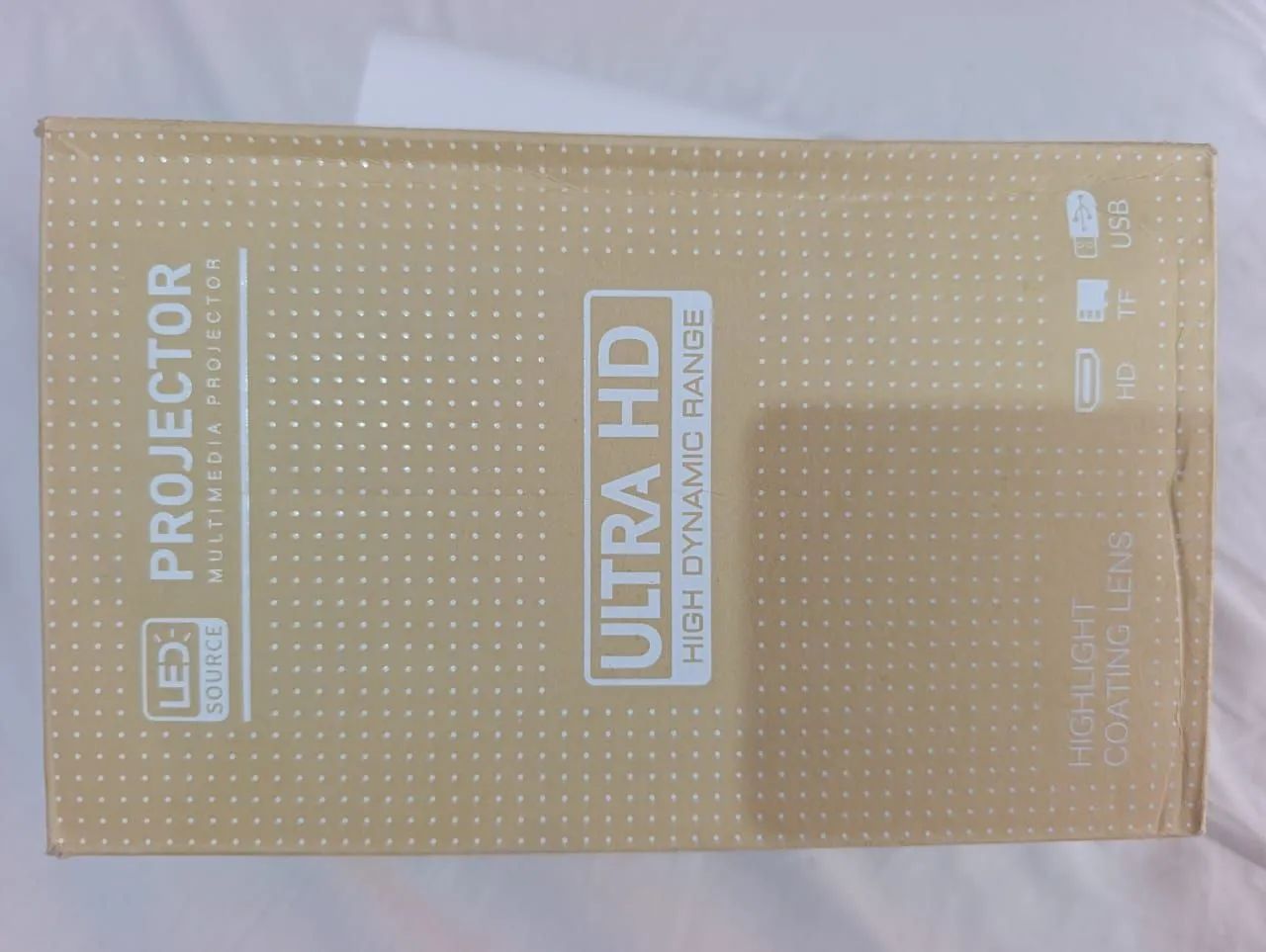 Mini Projetor Davely HY300 4K Android com Wi-Fi e Bluetooth