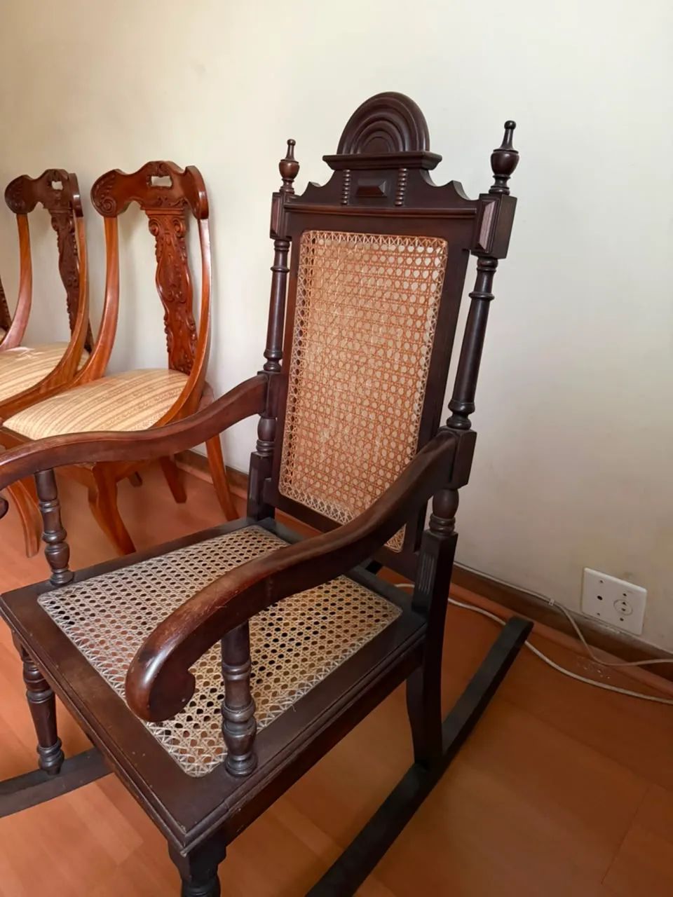 CADEIRA DE BALANÇO  - Foto 3