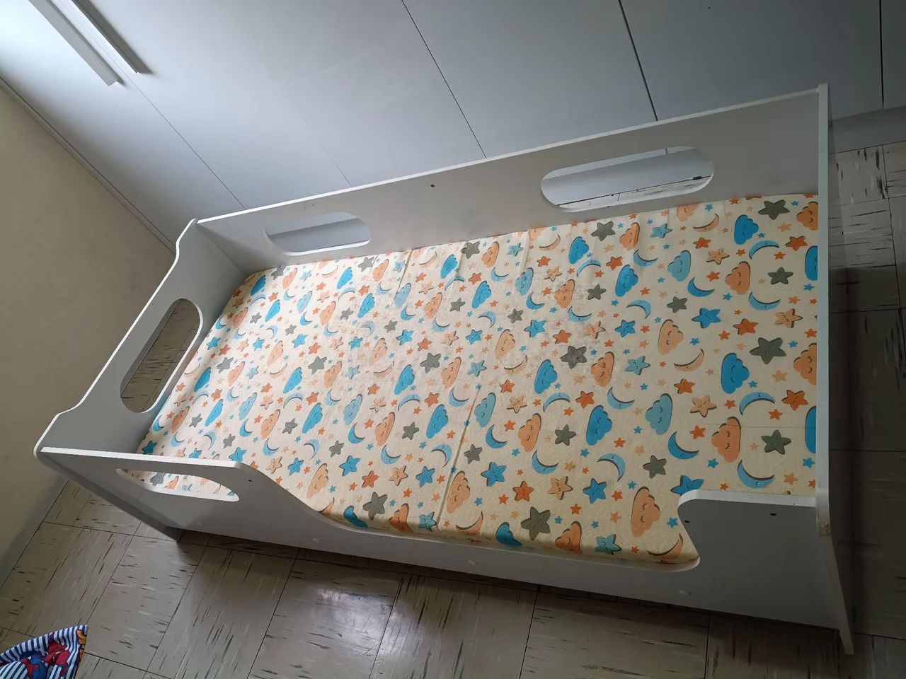 Cama infantil com colchão e sapateira - Foto 2
