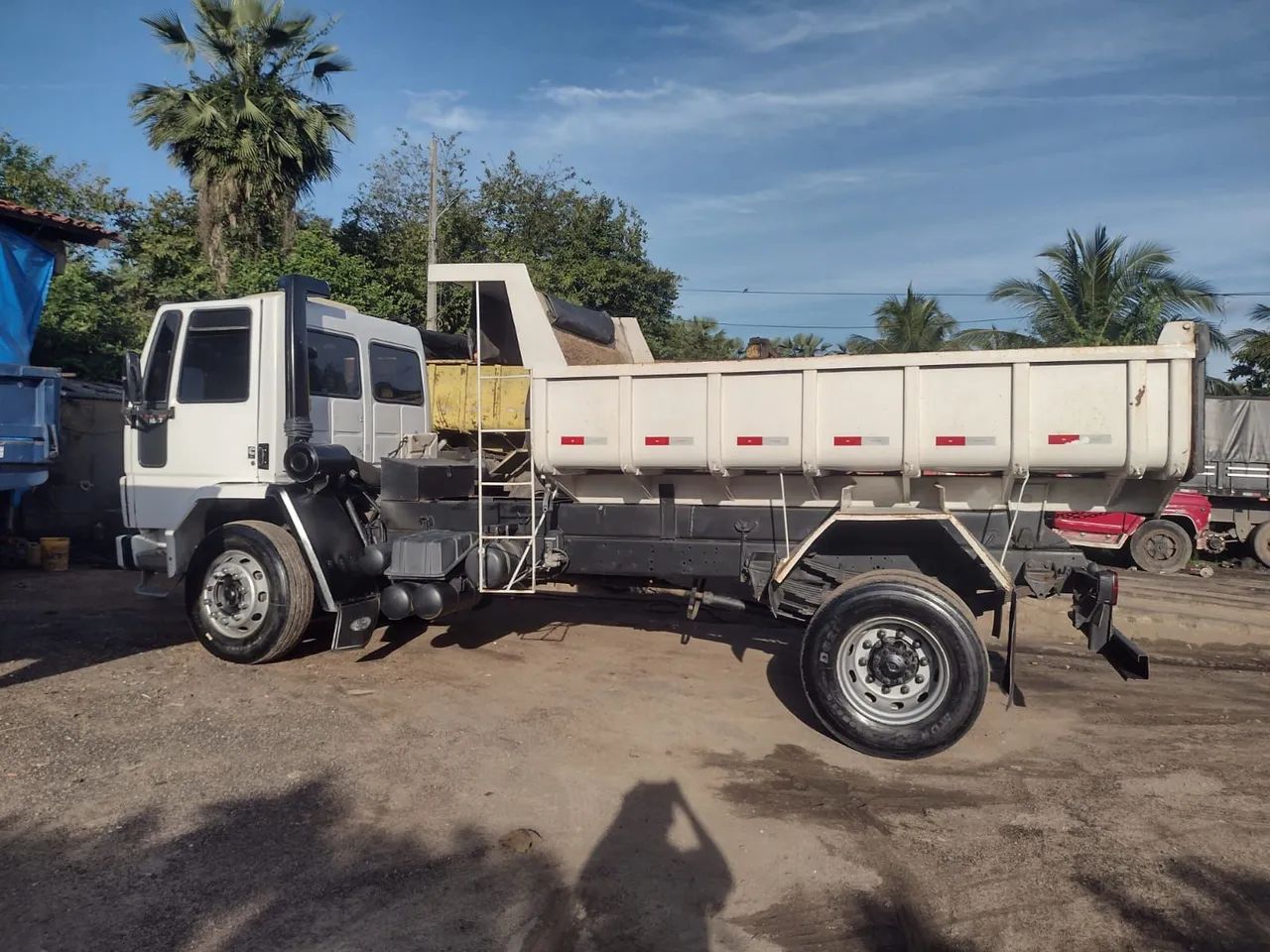 Caçamba Ford cargo 1617