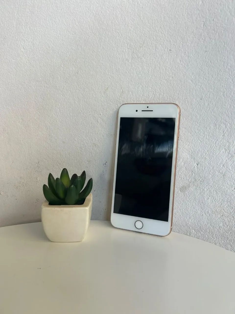 iPhone 8 plus semi-novo
