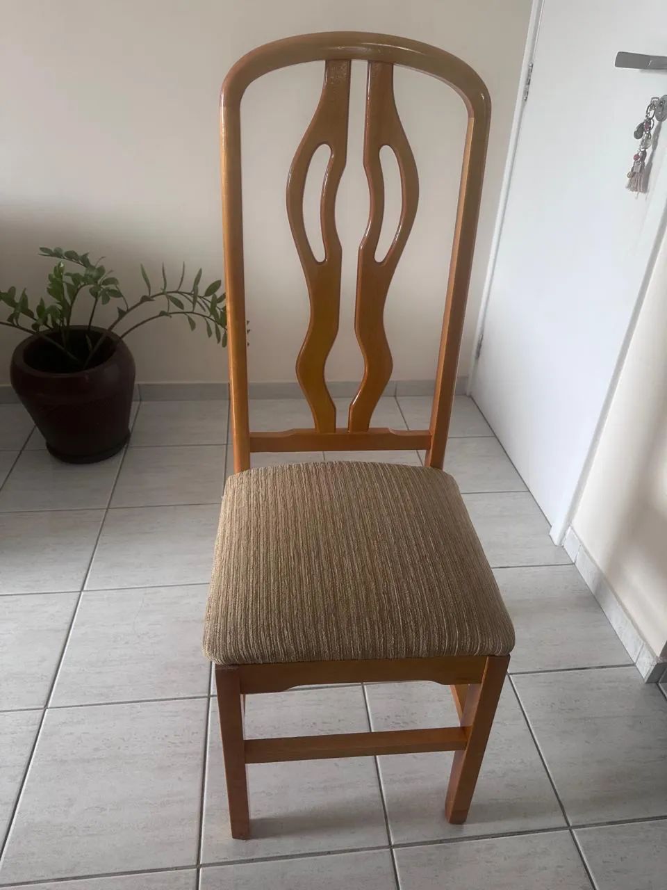 Conjunto de jantar com 4 cadeiras . Tampo da mesa de 1,80m com 0,90m. - Foto 5