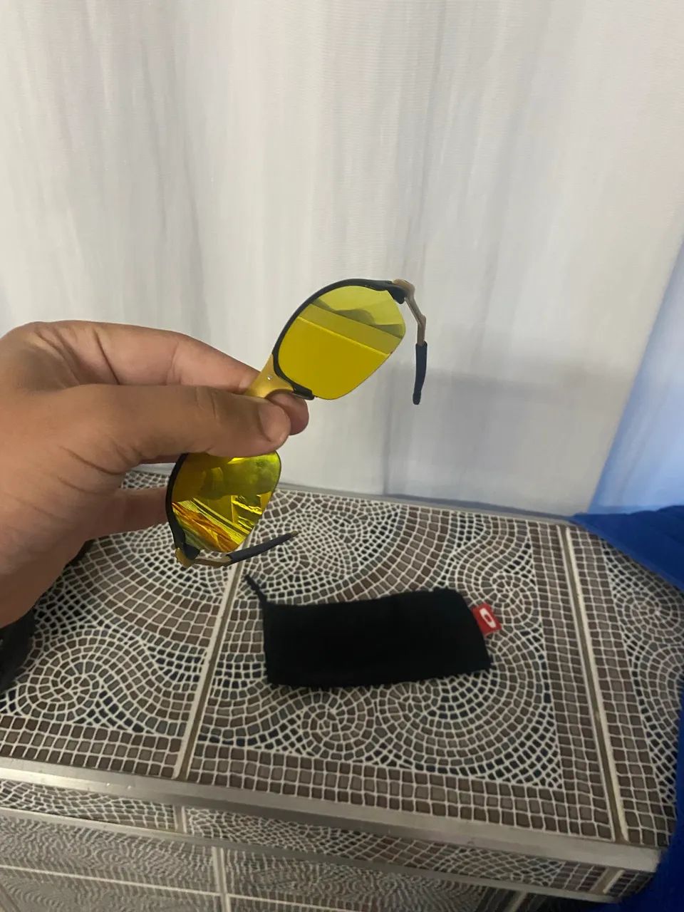 Romeu 2 dourado Oakley 