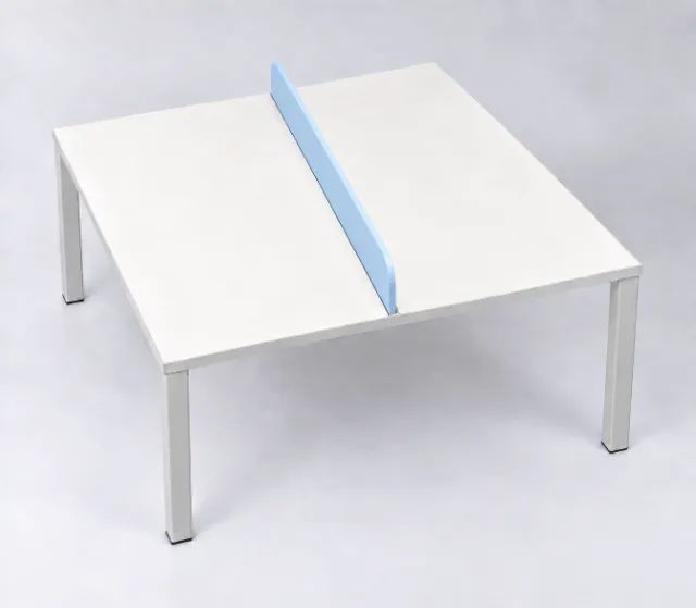 Mesa de escritorio com divisoria 4 unidades