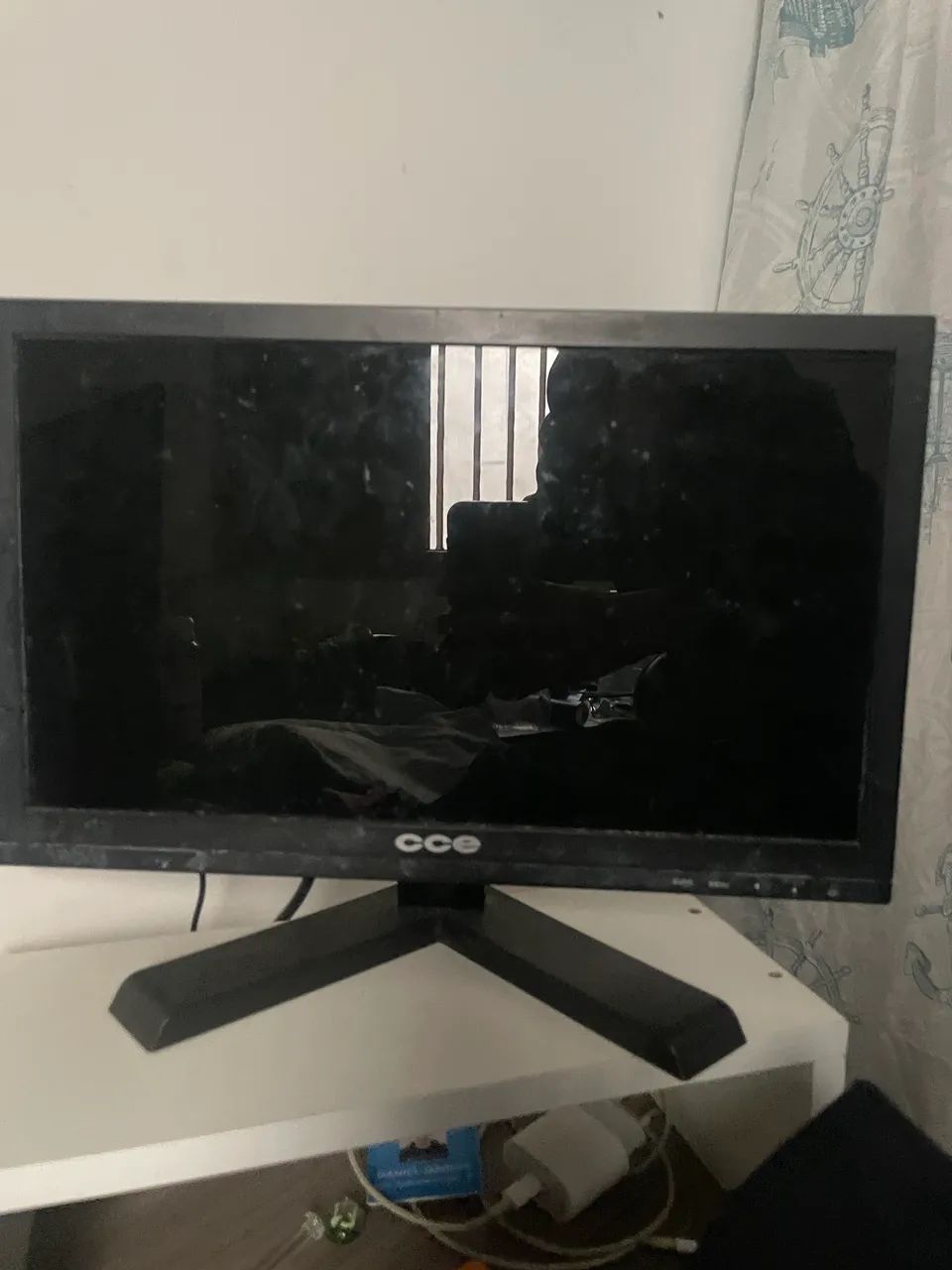 Monitor led CCE 15.6?
