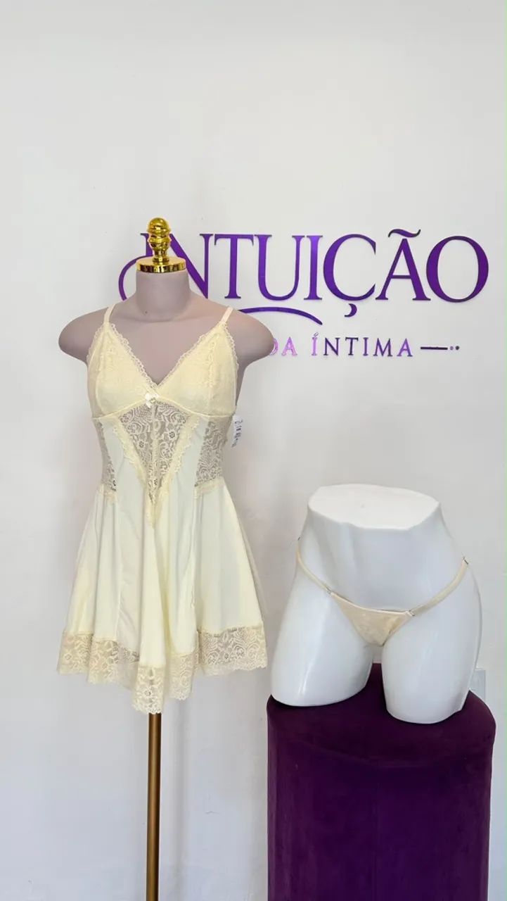 Conjunto de lingerie e calcinha 