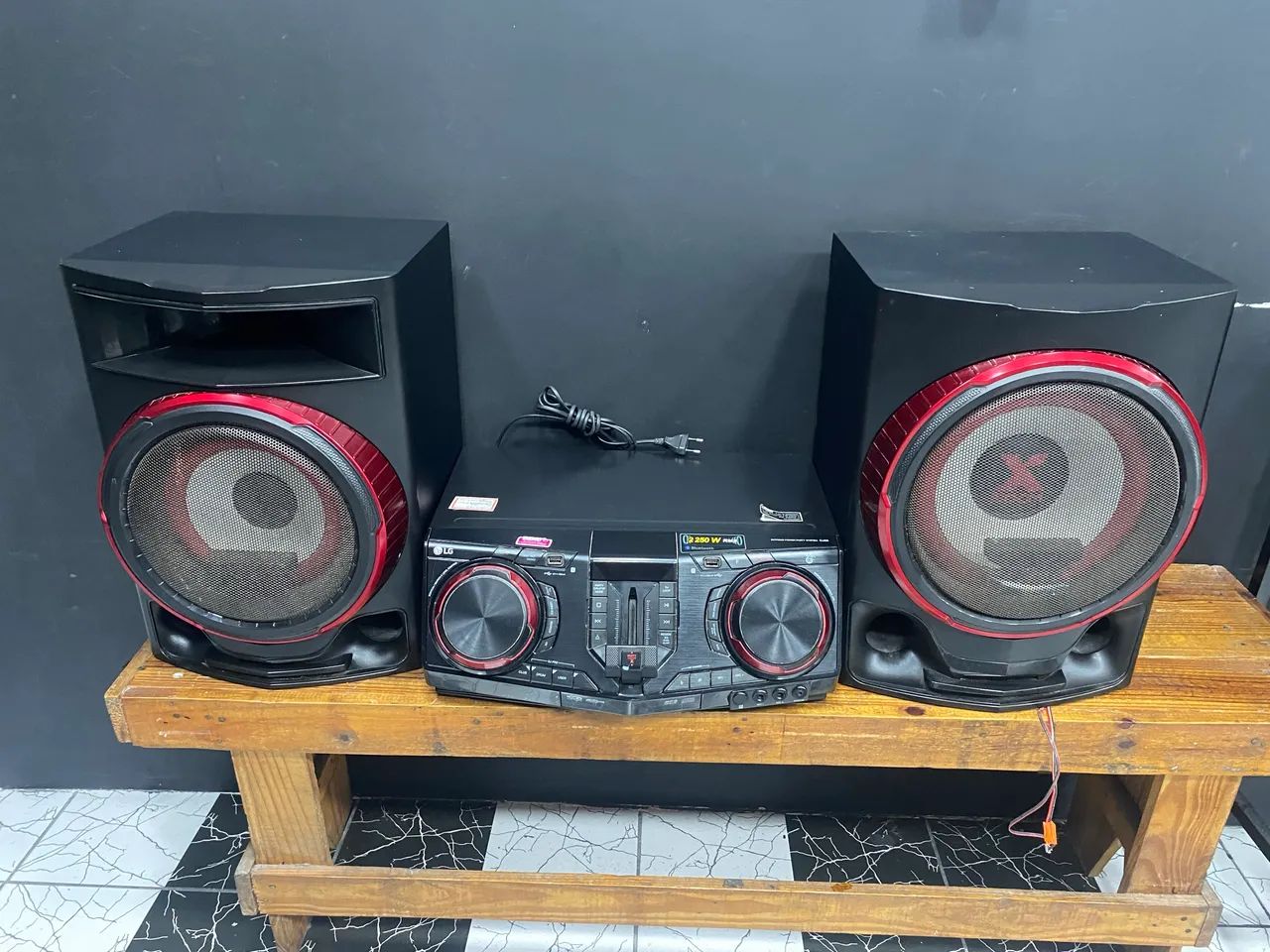 Vendo som LG funcionando perfeitamente  - Foto 2