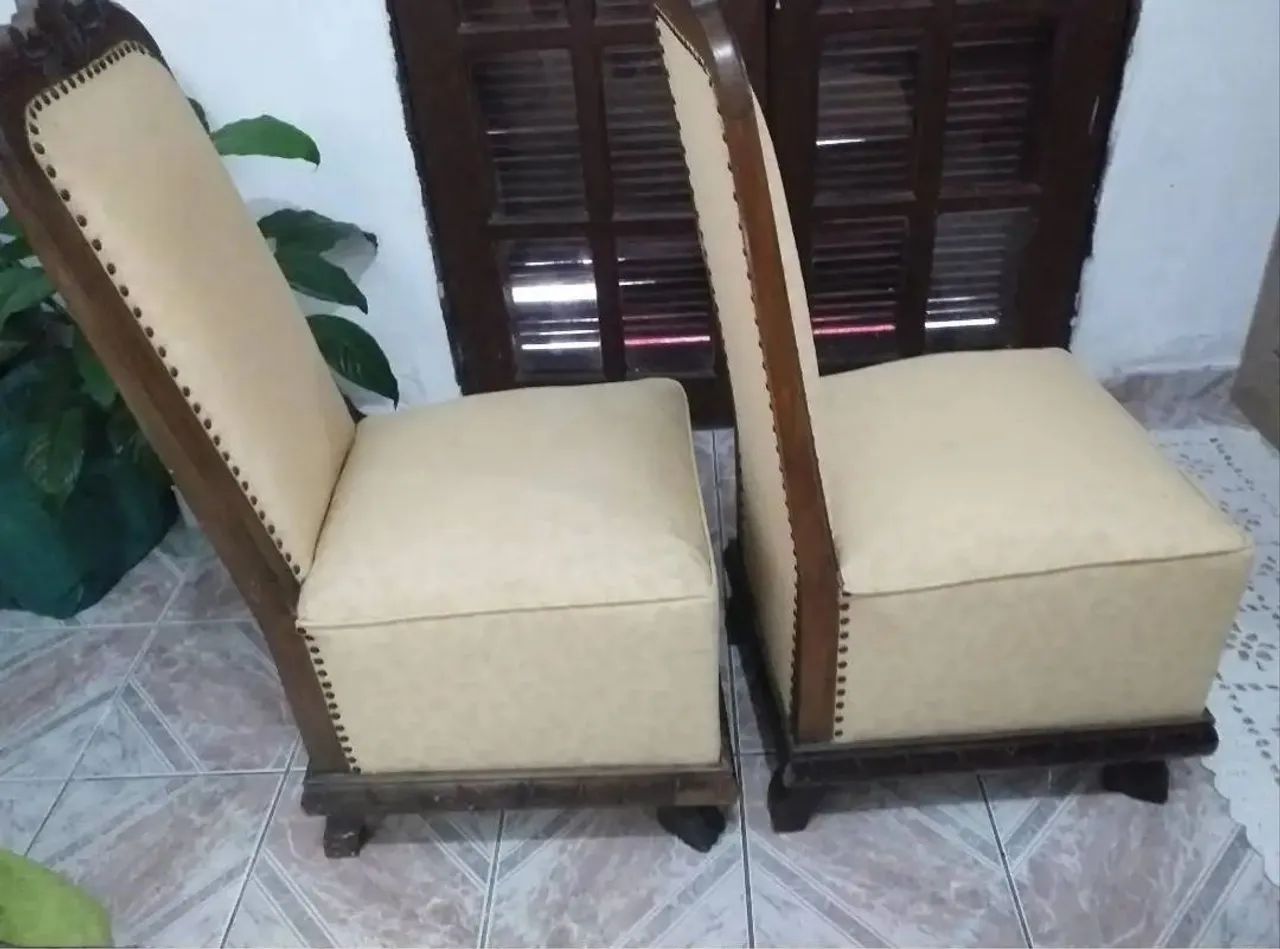 Elegantes poltronas em madeira trabalhadas  - Foto 3