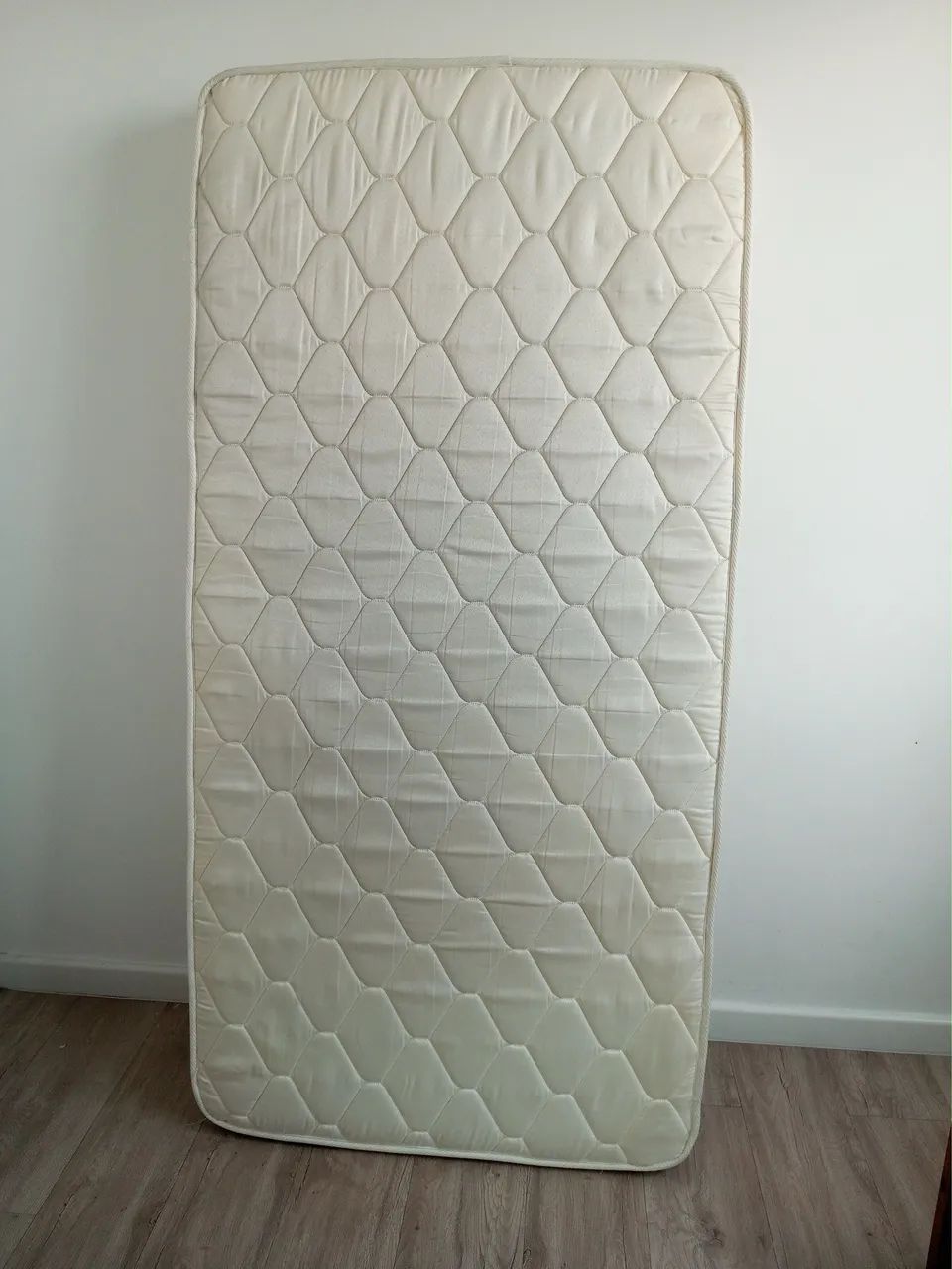 Cama infantil Tok Stok com Colchão 