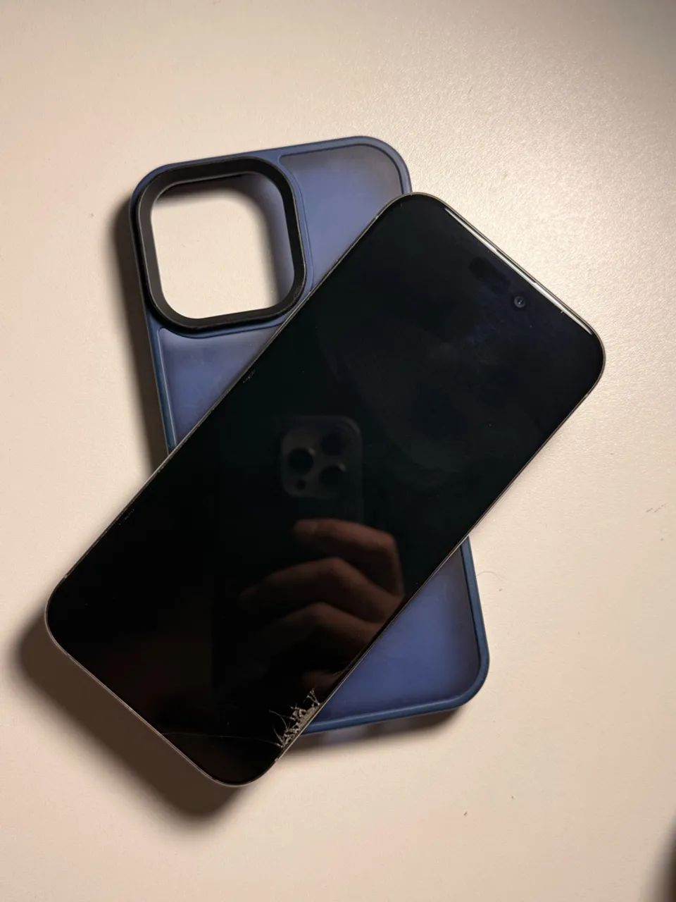 iPhone 16 Pro Max 256 GB Cinza, vidro trincado - Foto 3