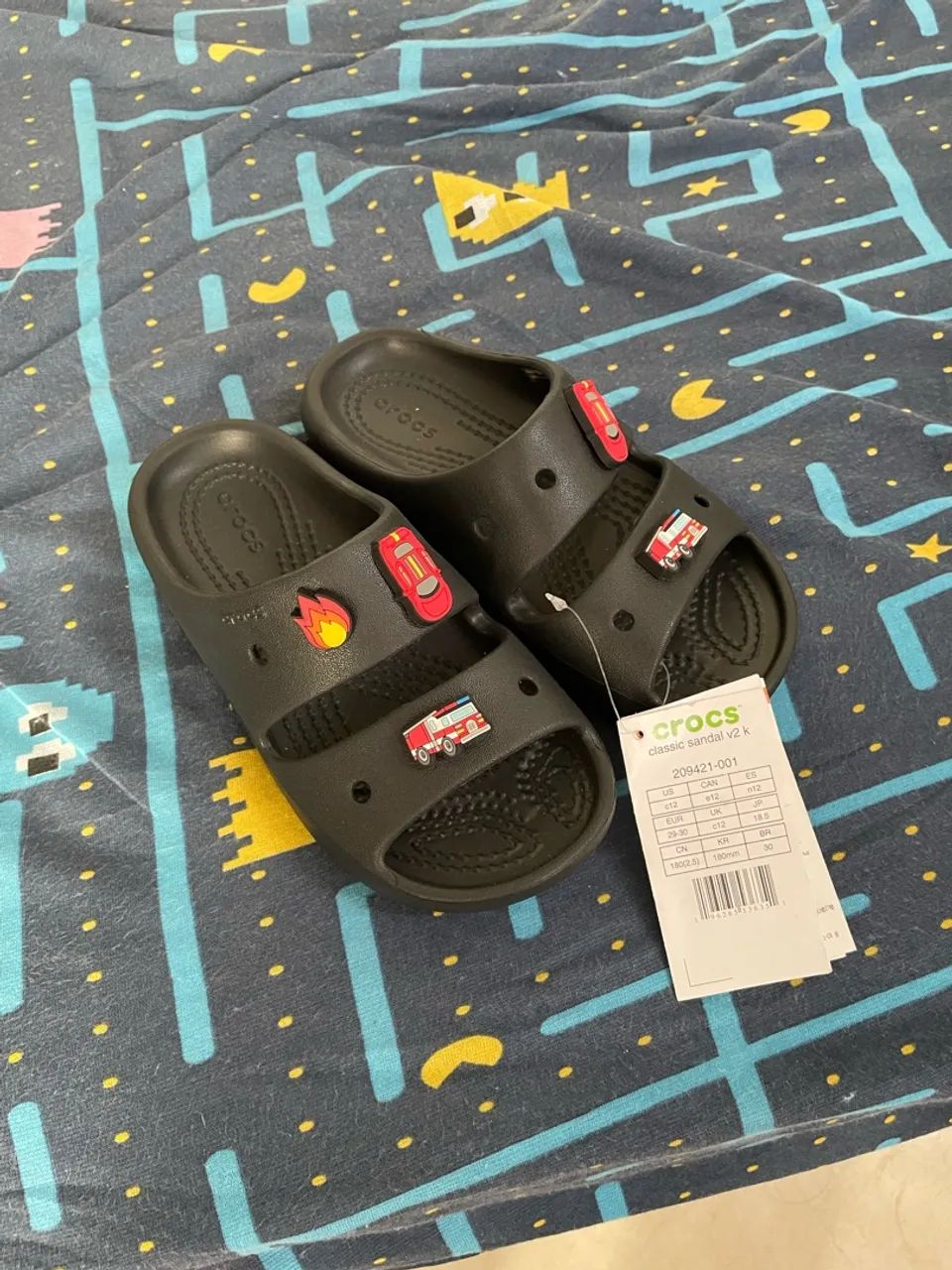 Crocs Infantil C12 (30) Com Jibbitz - Foto 2