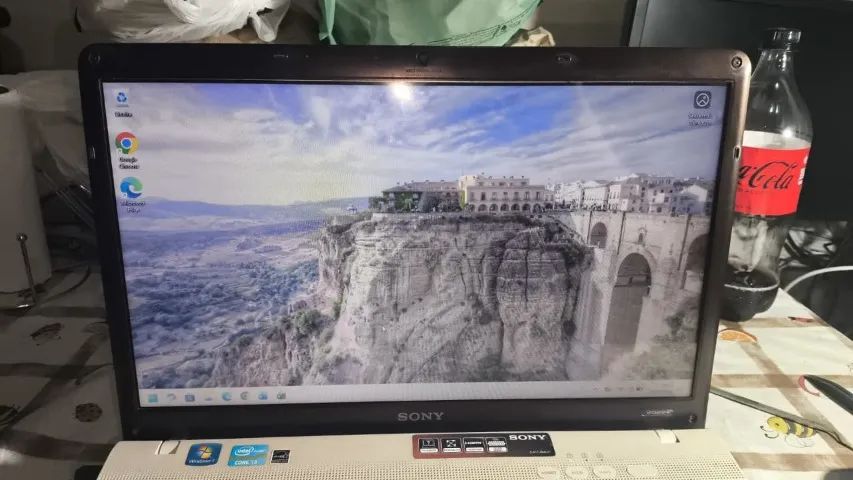 Notebook SONY VAIO I3, 8GB de memória, SSD (novo) 480GB. EXCELENTE