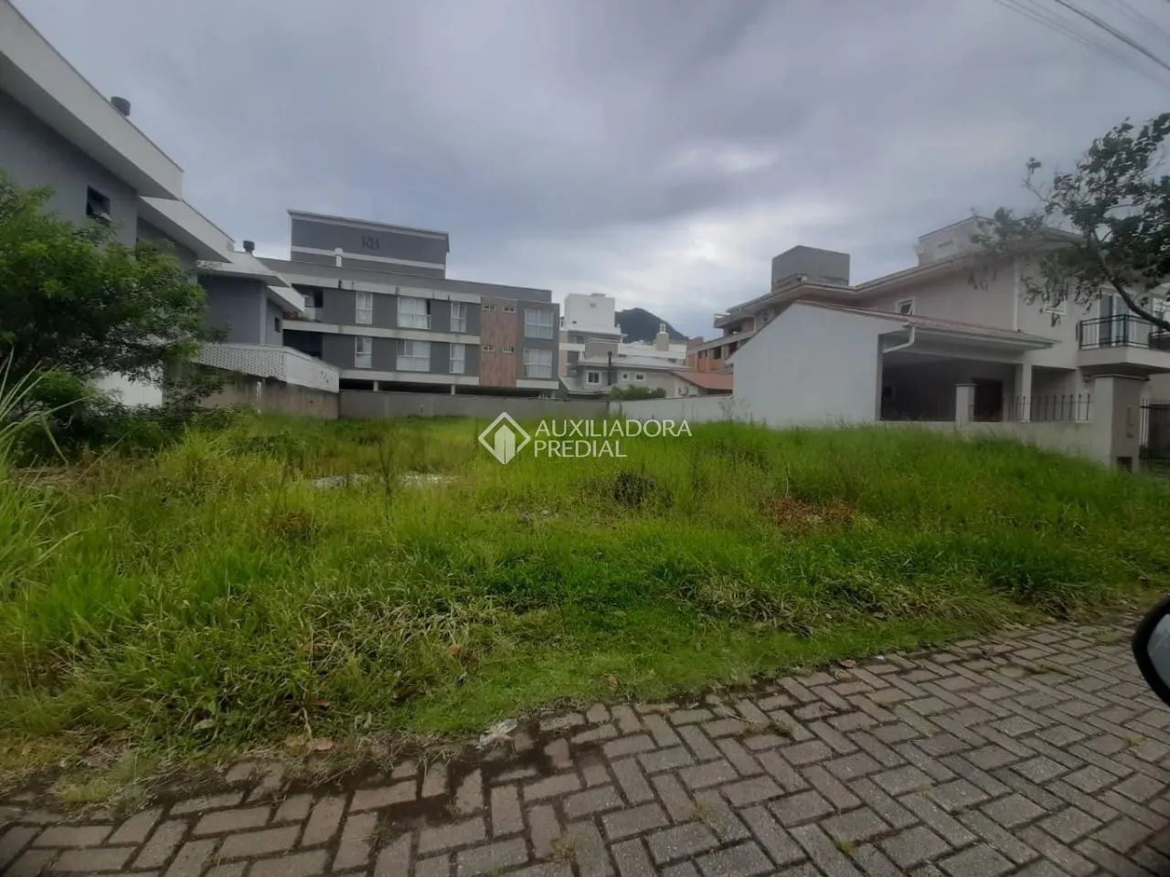 Terreno à venda em Ribeirão da Ilha
