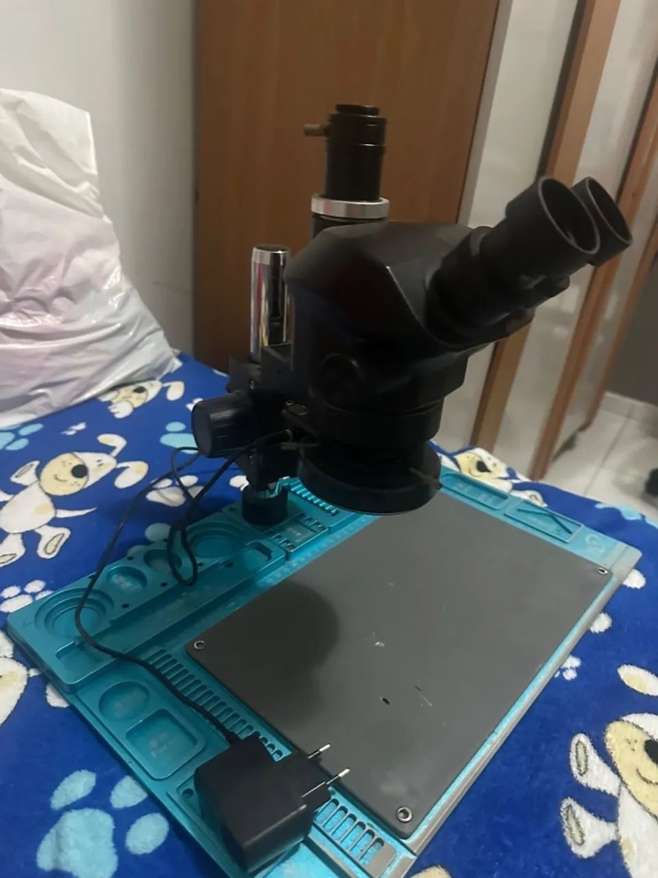 Microscópio trinocular 7050 com manta e led 