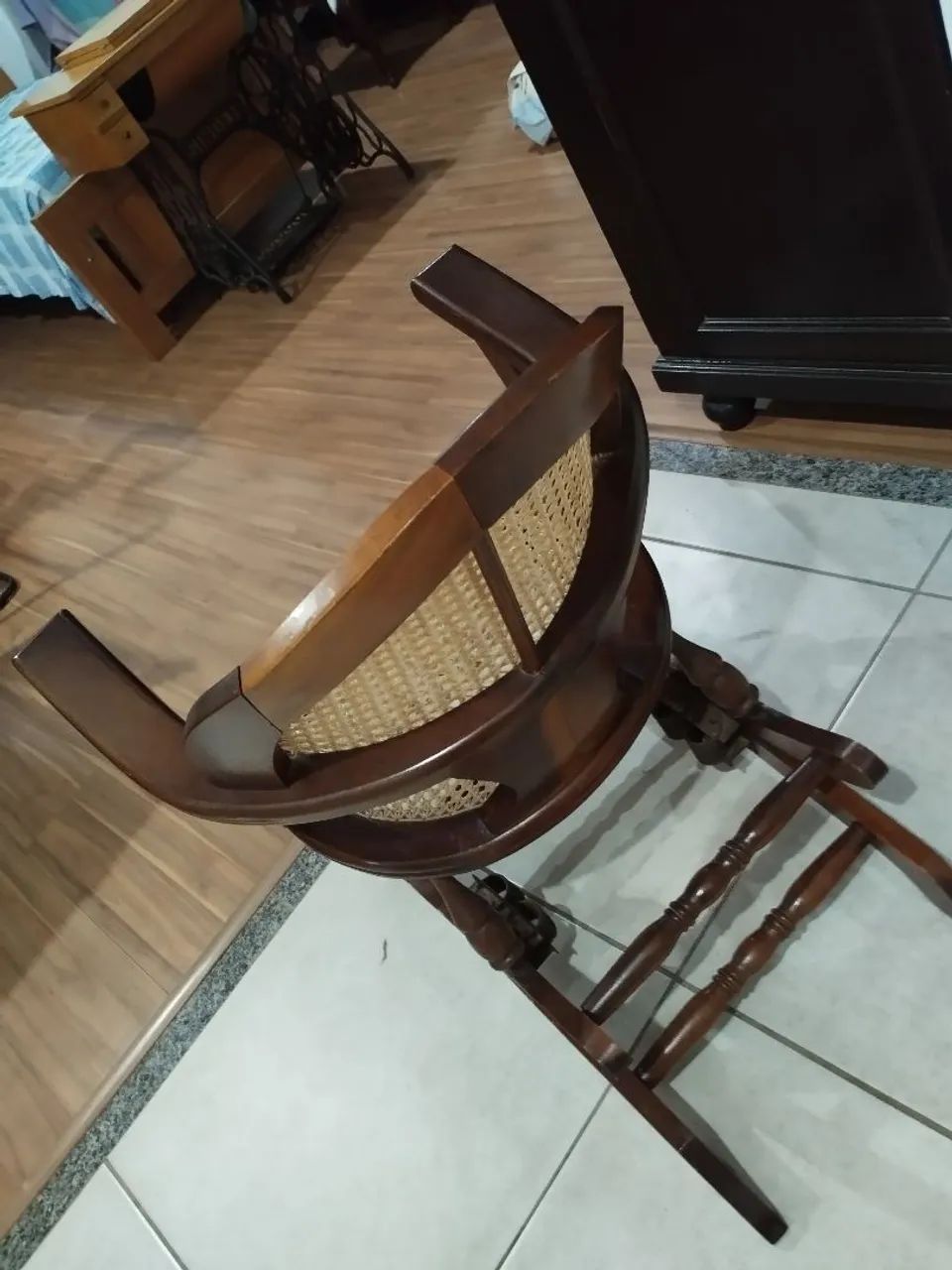 Cadeira balanço antiga - Foto 3
