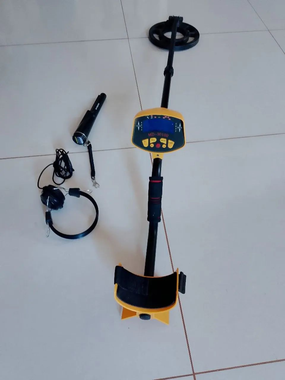 Detector de matais  profissional profundidade 1.5m LCD D' agua - Foto 2