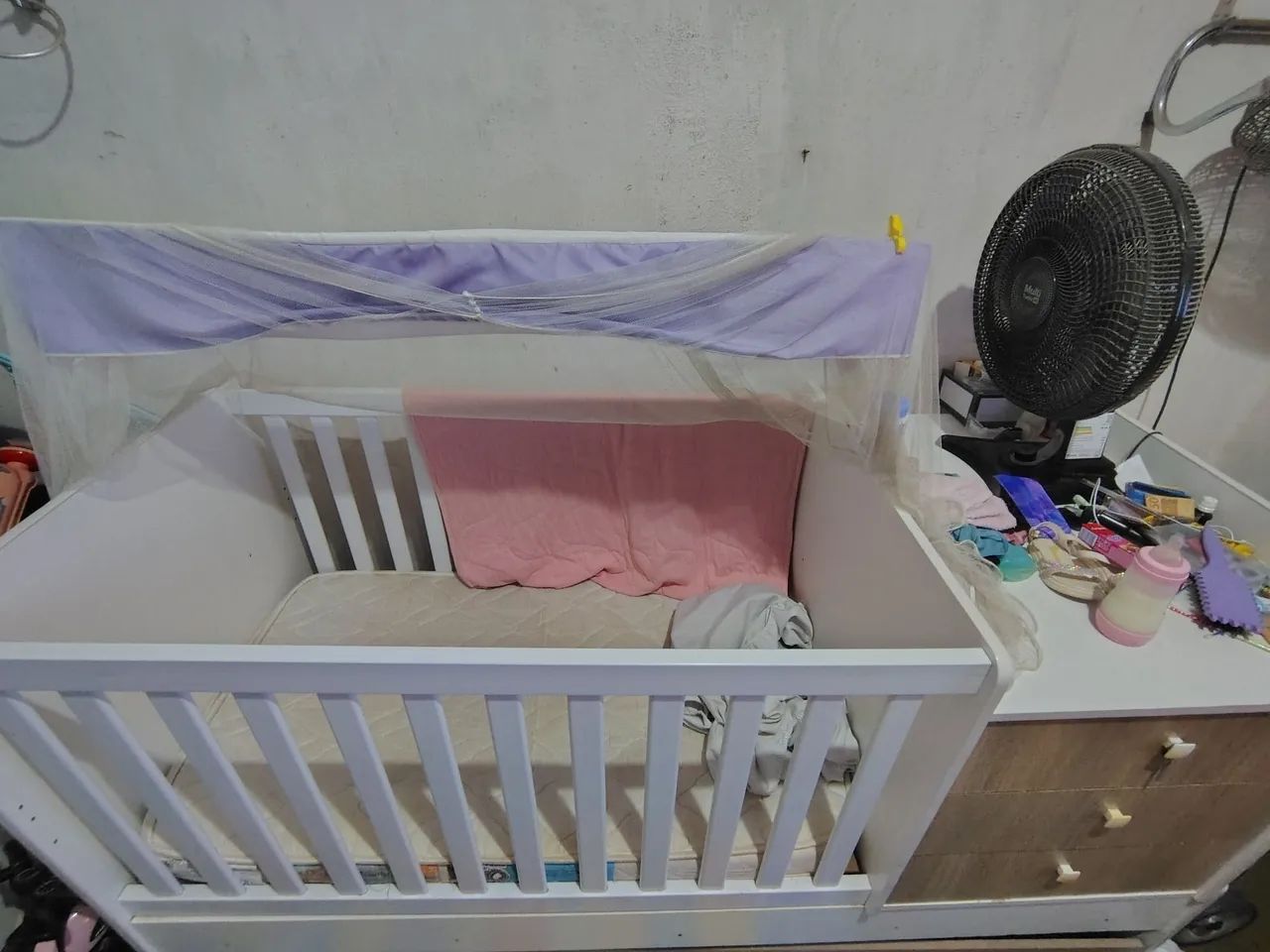 BERÇO MULTIFUNCIONAL QUE VIRA 2 CAMAS + COLCHÃO - Foto 3