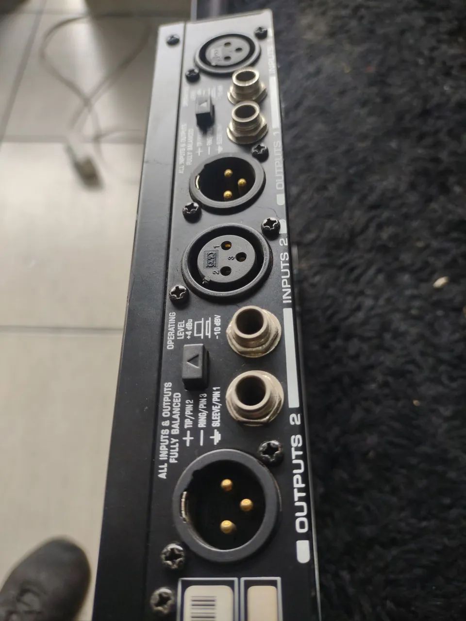 processador de efeitos digitais Behringer Virtualizer Pro DSP2024P