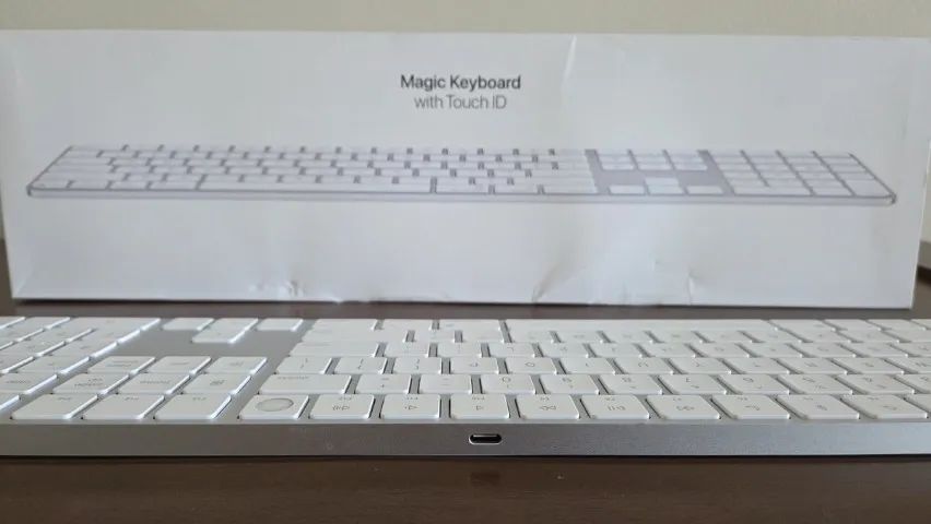 Teclado Apple Magic Keyboard Com Touch ID Numérico USB-C - Foto 4