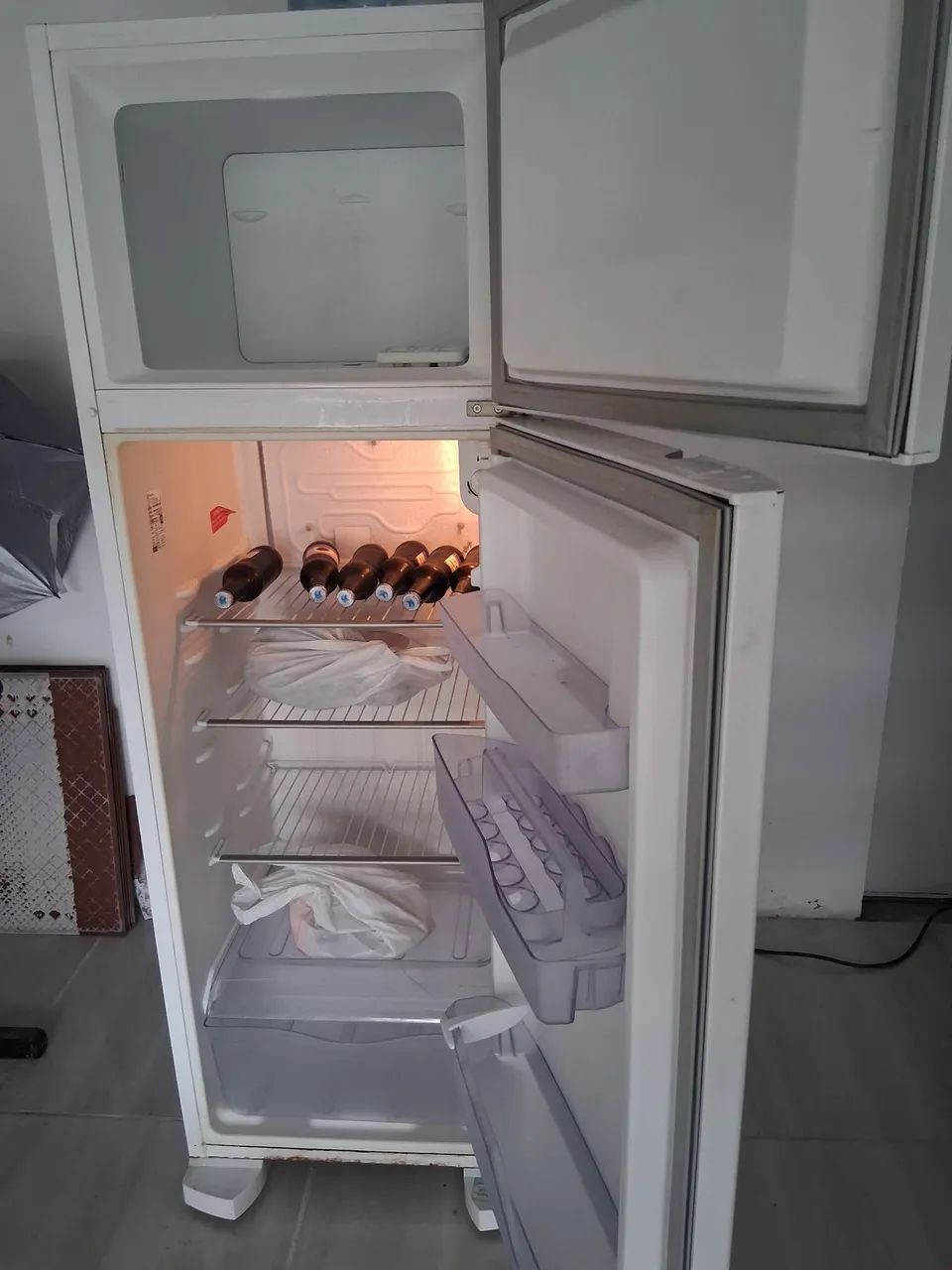 Geladeira Electrolux funcionado tudo 