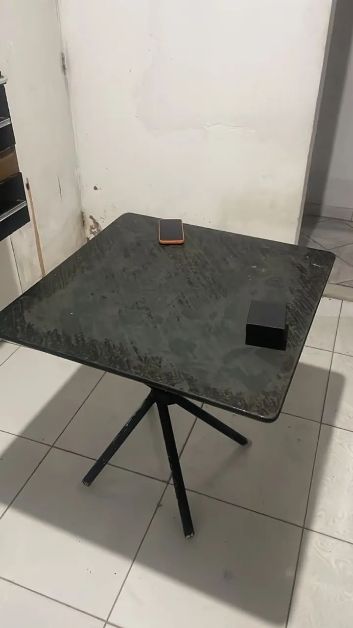 Vendo mesa 4 cadeiras  - Foto 2
