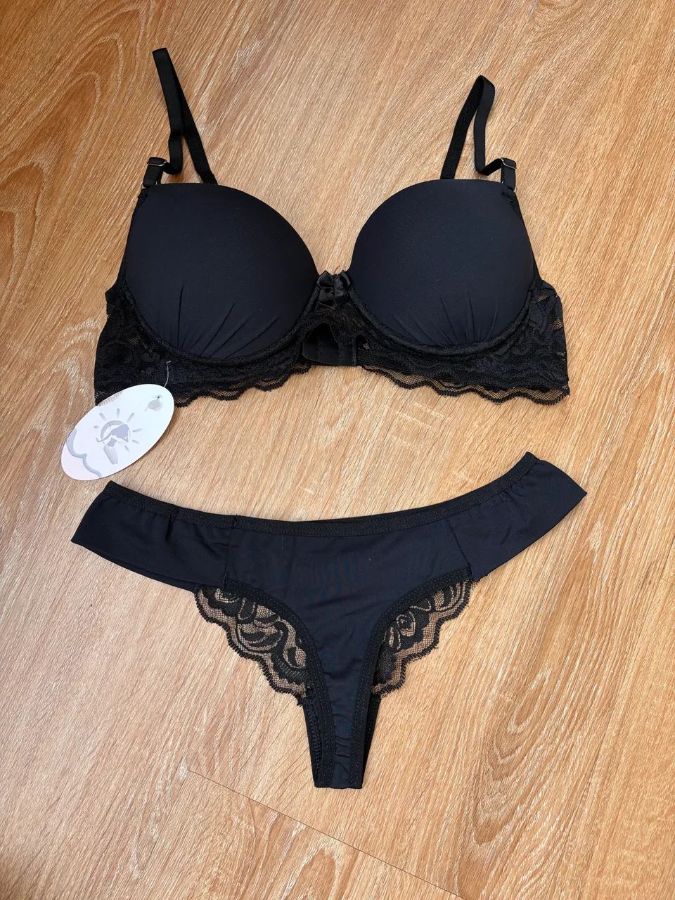 Conjunto de lingerie fio dental com renda preto  - Foto 5