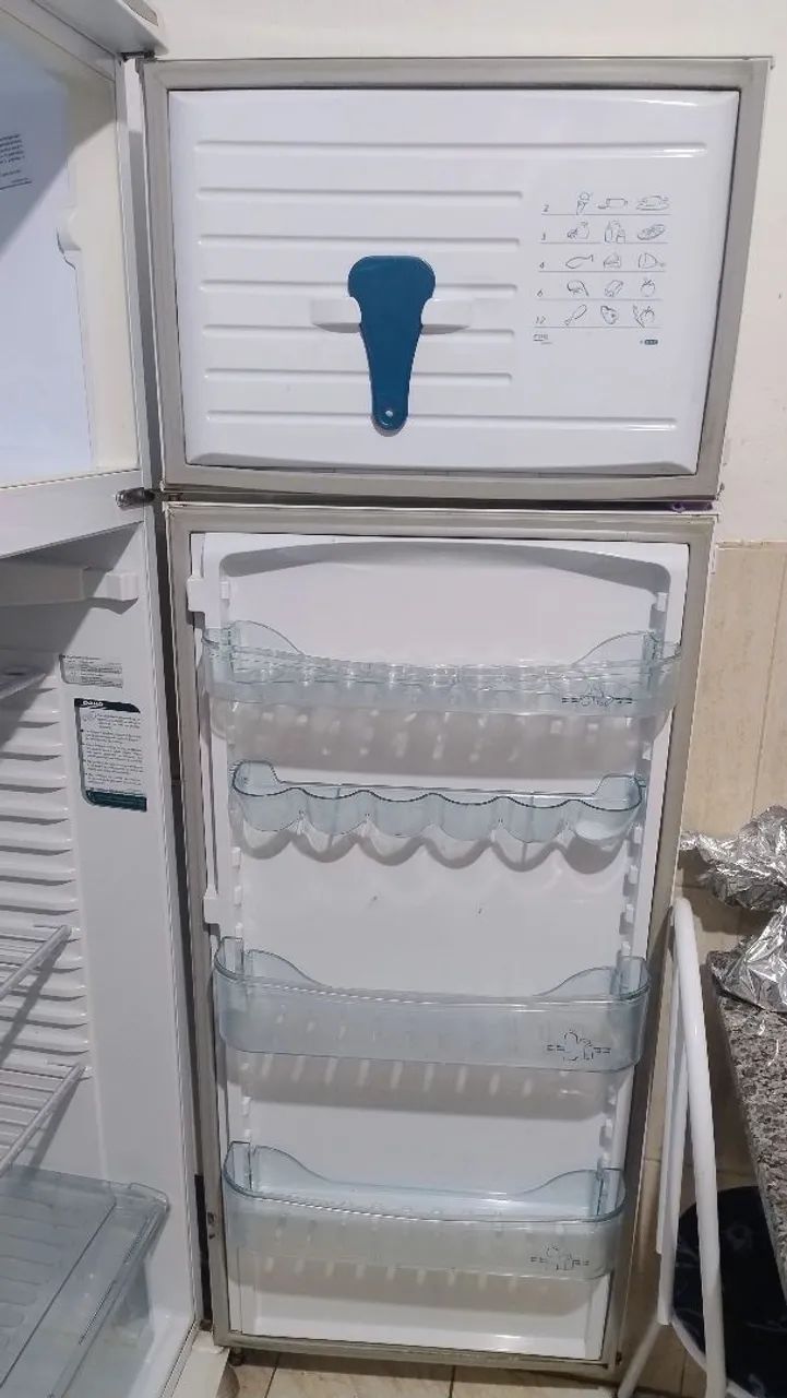 Geladeira DAKO  - Foto 3