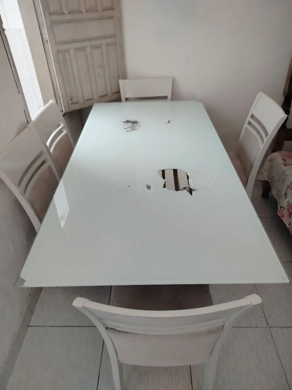 Mesa com 6 cadeiras 