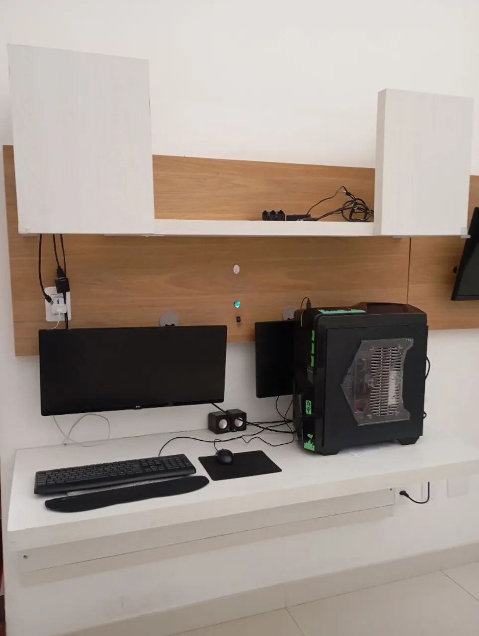Painel com mesa - Foto 2